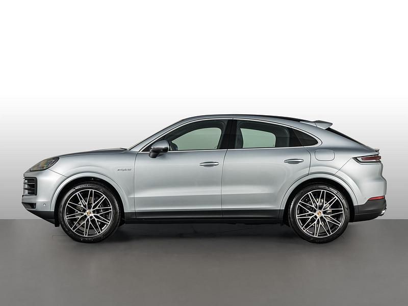 Nuova Porsche Cayenne 470 CV (345 kW) 2026 Argento dolomite metallizzato SUV