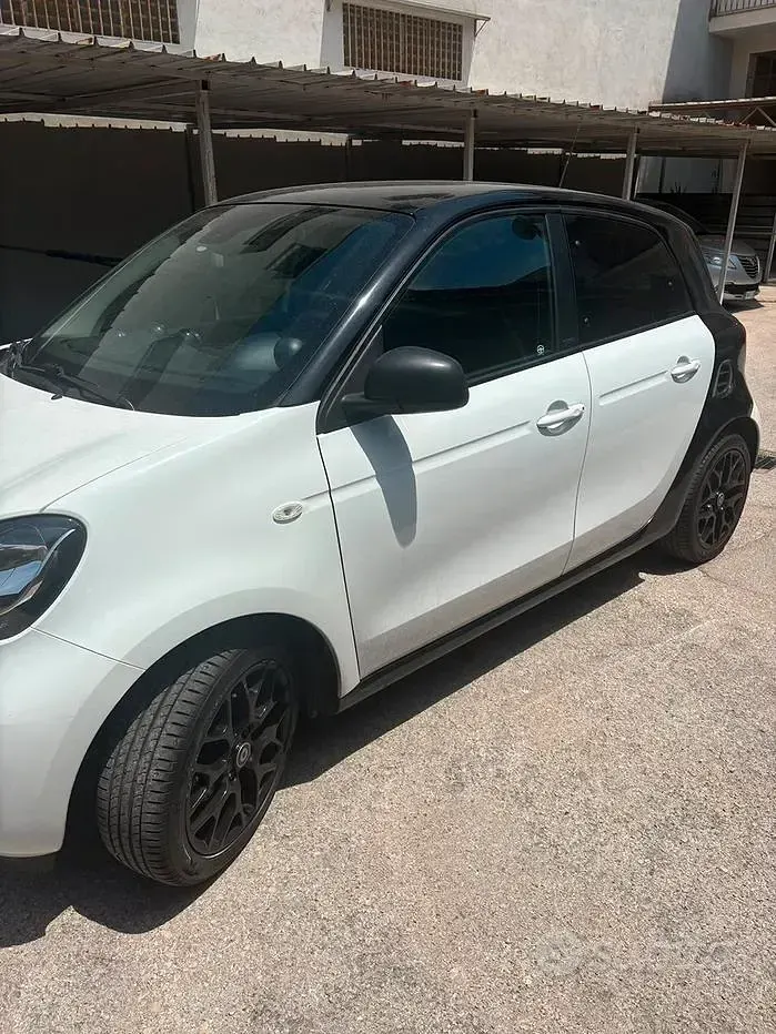 Usata Smart ForFour 71 CV (52 kW) 2019 Bianco Utilitaria