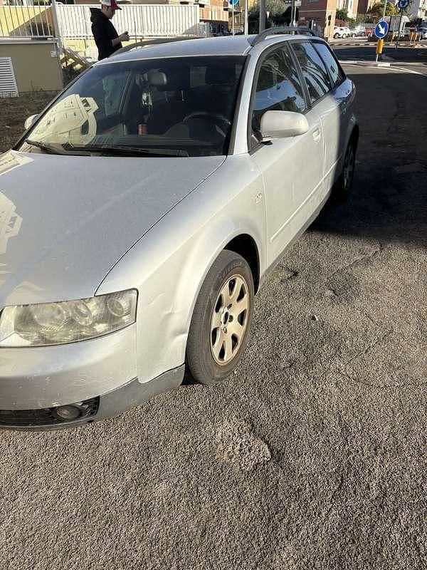 Usata 2004 Audi A4 Ambiente Station wagon | 1200 € (Super prezzo) - Immagine 1/4