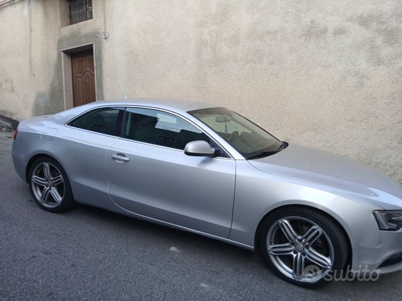 Grigio Usata 2013 Audi A5 Coupé | 8500 € (Super prezzo) - Immagine 1/4