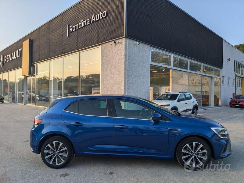 Blu/azzurro metallizzato Usata 2021 Renault Mégane IV R.S. Tre volumi | 23.700 € (Molto cara) - Immagine 1/4