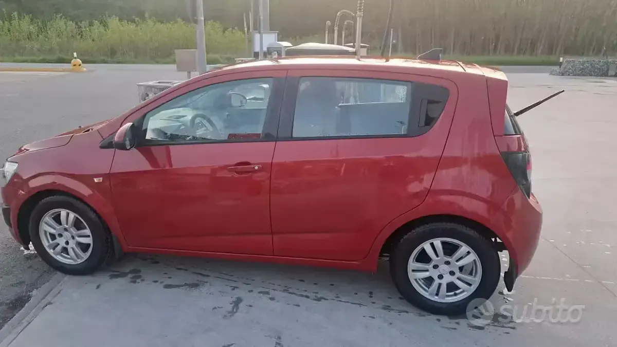 Usata Chevrolet Aveo LTZ 86 CV (63 kW) 2011 Rosso Utilitaria