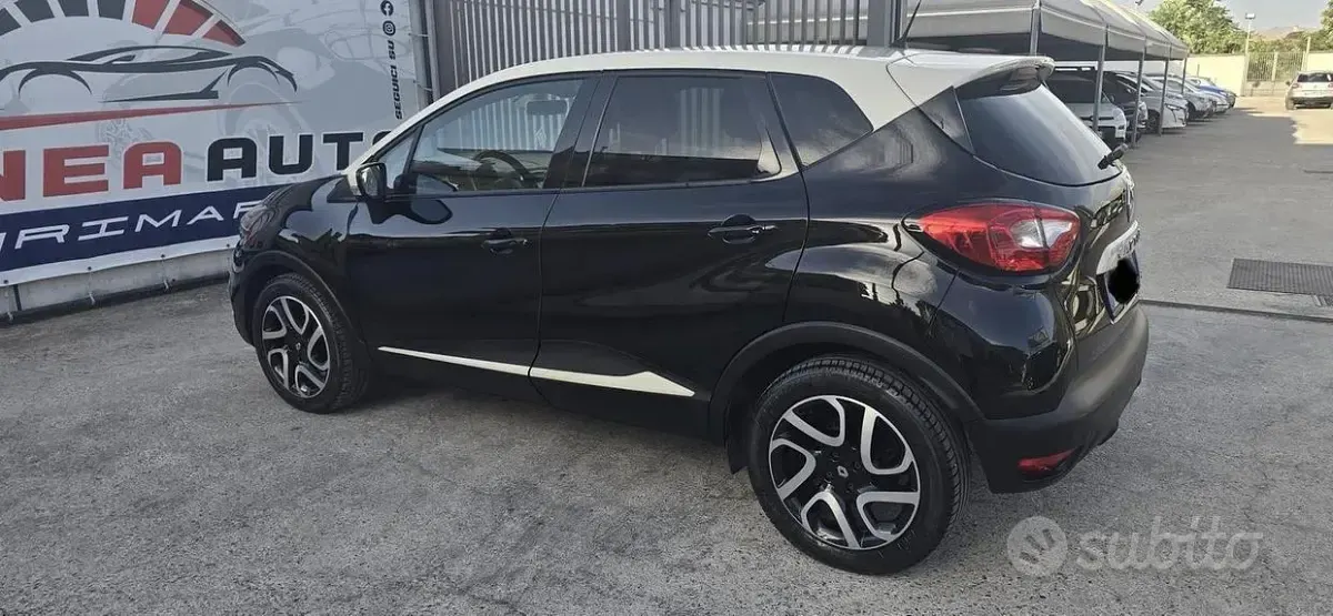Usata Renault Captur 72 CV (52 kW) 2013 Nero SUV