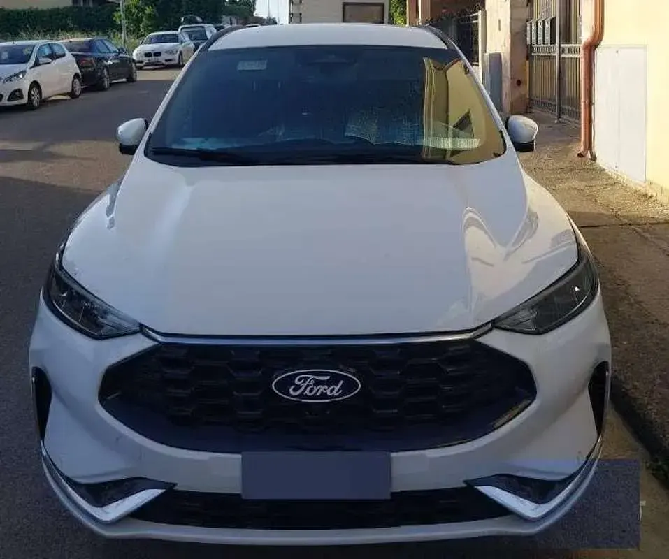 Usata Ford Kuga ST-Line X 152 CV (111 kW) 2024 Bianco SUV
