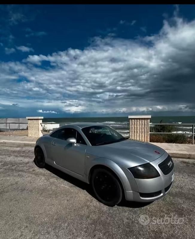 Usata Audi TT 179 CV (131 kW) 1998 Grigio Coupé