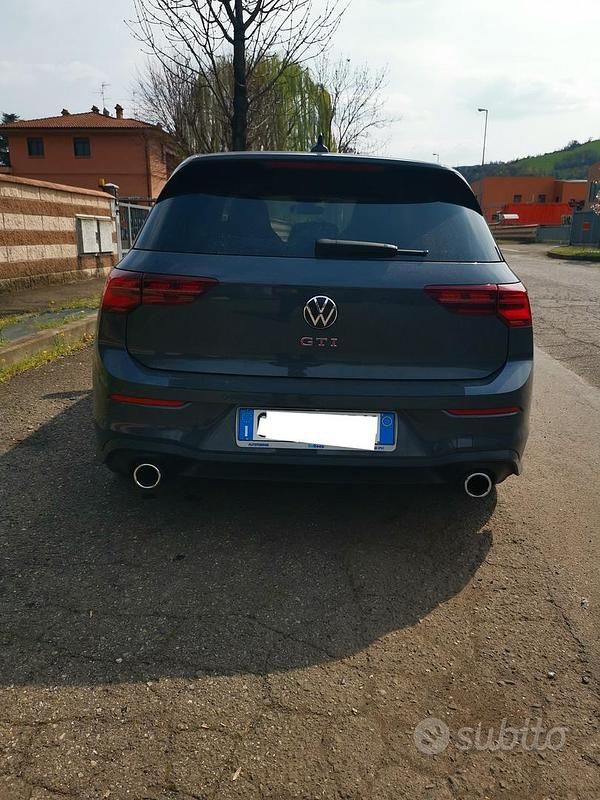 Usata VW Golf VIII GTI 245 CV (180 kW) 2022 Grigio Berlina