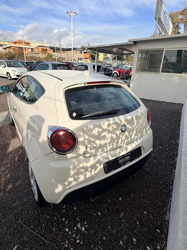 Usata Alfa Romeo MiTo Distinctive 95 CV (69 kW) 2010 Bianco Utilitaria
