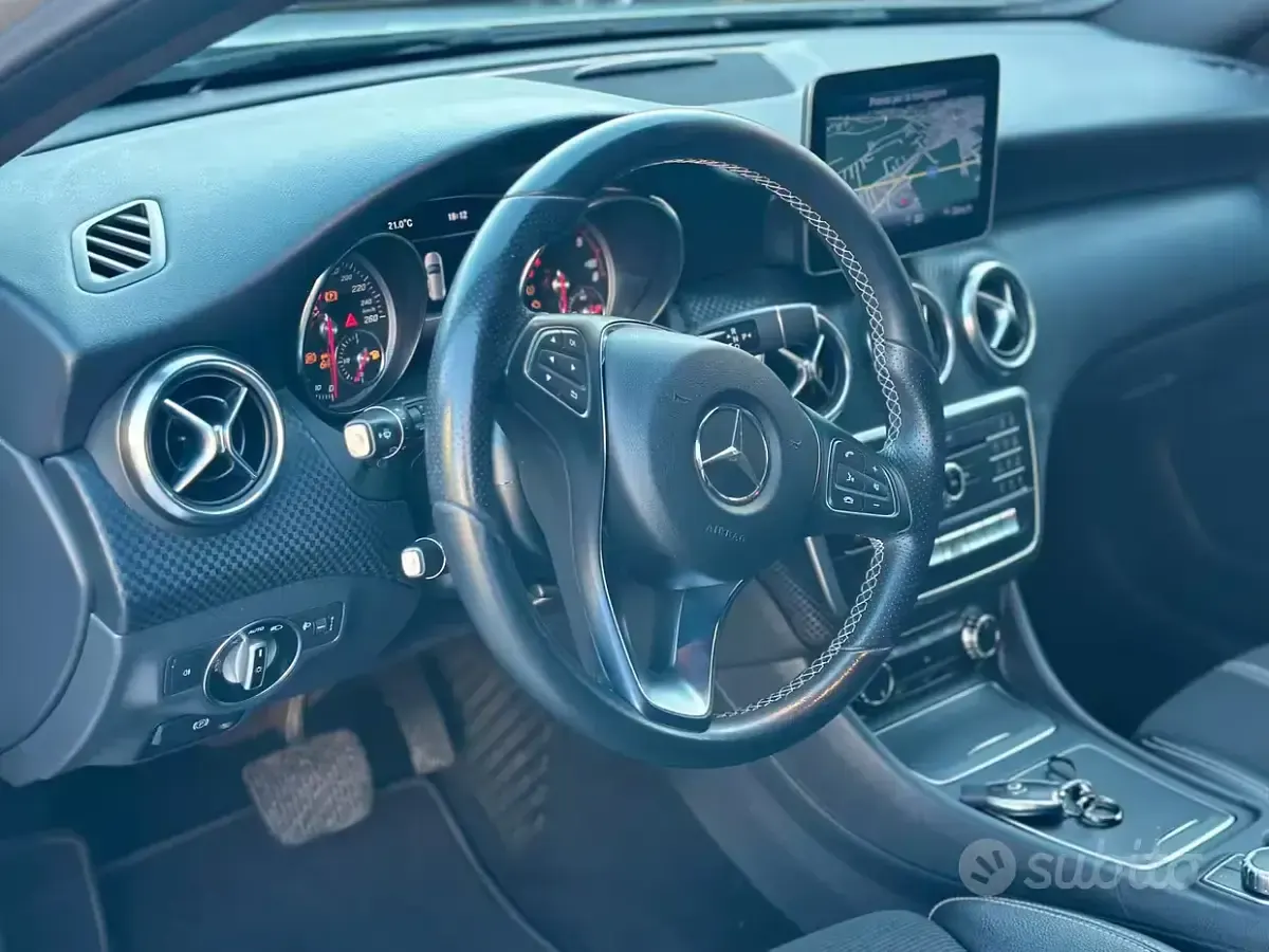 Usata Mercedes 180 109 CV (80 kW) 2018 Grigio Berlina
