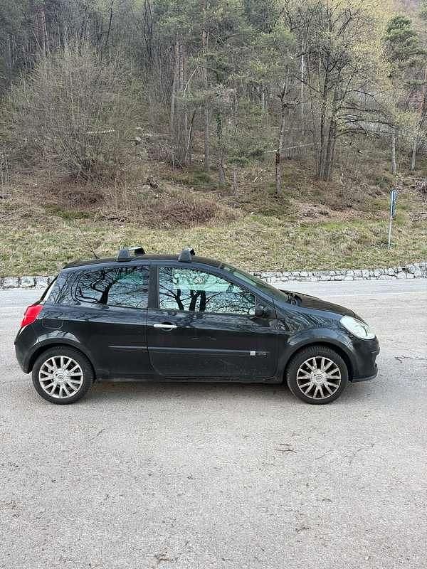Usata Renault Clio II Dynamique 86 CV (63 kW) 2007 Berlina