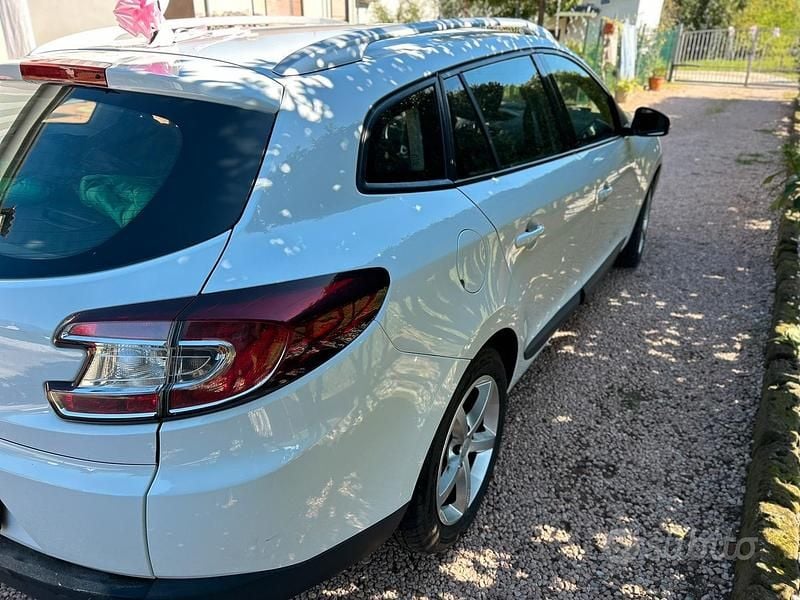 Usata Renault Mégane GrandTour 110 CV (80 kW) 2011 Bianco Station wagon