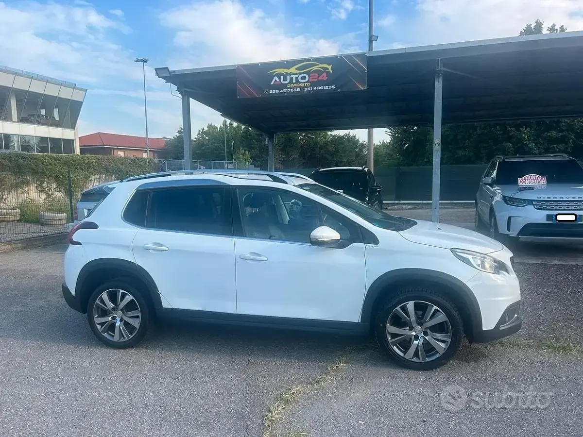 Usata Peugeot 2008 Allure 99 CV (72 kW) 2017 Bianco SUV