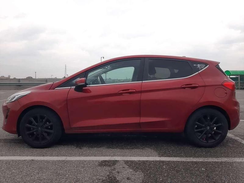 Usata Ford Fiesta Titanium 75 CV (55 kW) 2020 Rosso Berlina