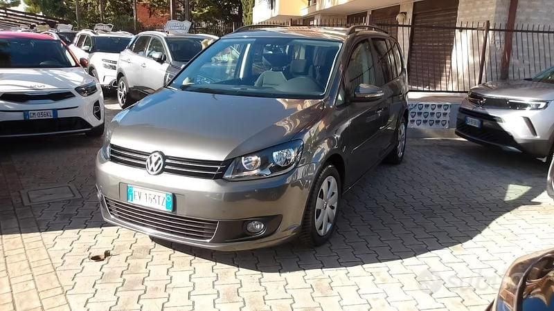 Usata VW Touran Comfortline 105 CV (77 kW) 2014 Grigio Monovolume