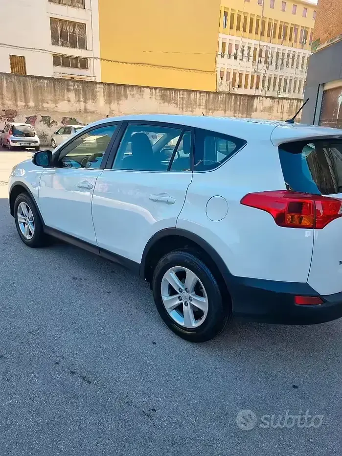 Usata Toyota RAV4 124 CV (91 kW) 2014 Bianco SUV