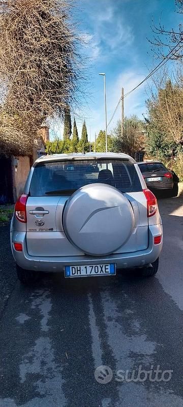 Usata Toyota RAV4 177 CV (130 kW) 2005 Grigio Station wagon