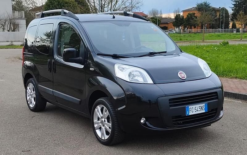 Usata Fiat Qubo Dynamic 77 CV (56 kW) 2016 Argento Monovolume