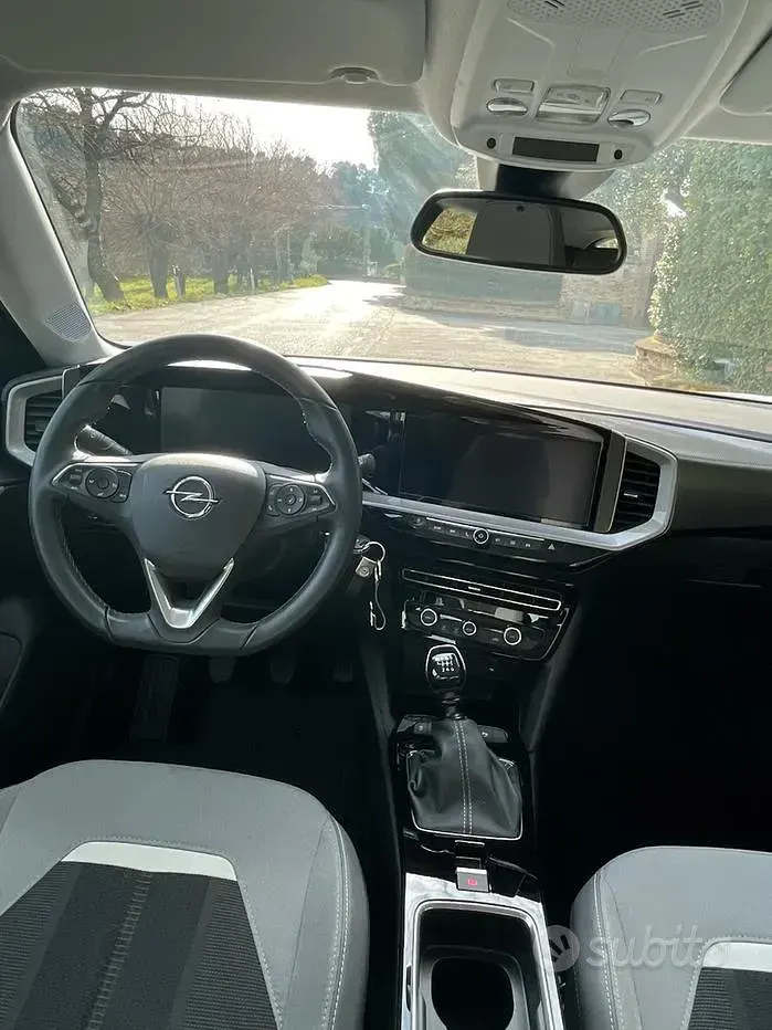 Usata Opel Mokka Elegance 101 CV (74 kW) 2023 Bianco SUV
