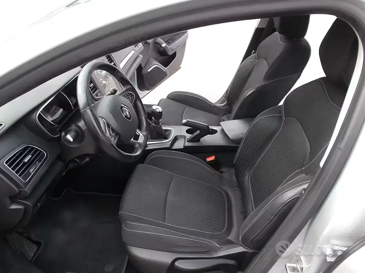 Usata Renault Mégane GrandTour Business 116 CV (85 kW) 2019 Grigio Station wagon