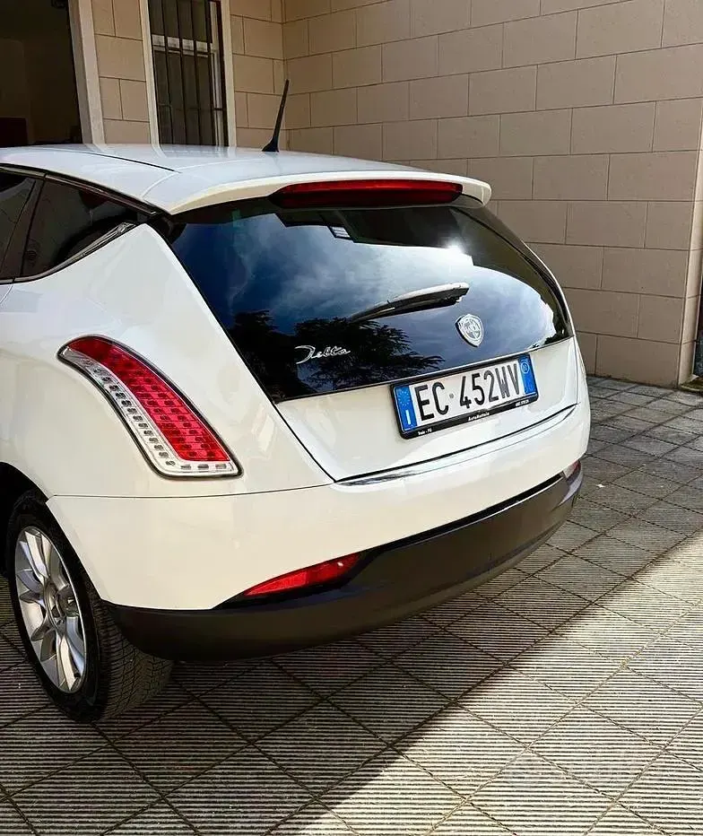 Usata Lancia Delta 120 CV (88 kW) 2010 Bianco Utilitaria