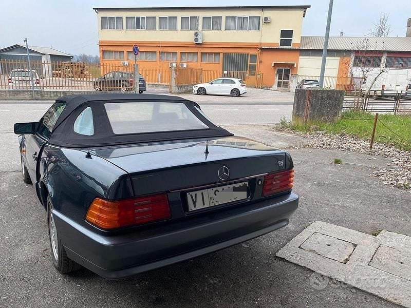 Usata Mercedes SL300 231 CV (169 kW) 1988 Grigio Cabrio
