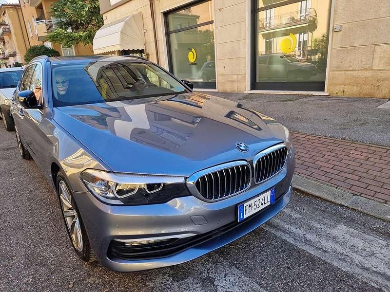 Usata BMW 520 Luxury Line 190 CV (139 kW) 2018 Argento Station wagon