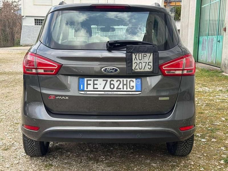Usata Ford B-MAX Titanium 101 CV (74 kW) 2016 Grigio Monovolume
