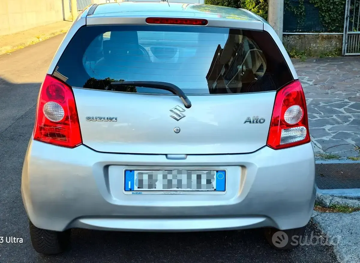 Usata Suzuki Alto 68 CV (50 kW) 2010 Grigio Utilitaria