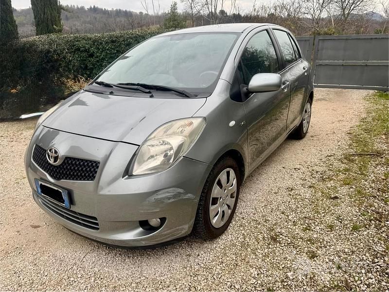 Usata Toyota Yaris Sol 2007 Grigio Berlina