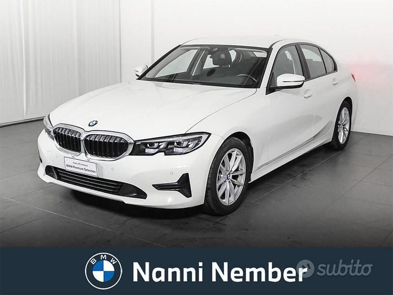 Bianco Usata 2022 BMW 318 Advantage Tre volumi | 27.500 € (Buon prezzo) - Immagine 1/3