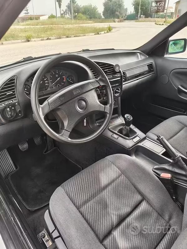 Usata BMW 318 115 CV (84 kW) 1993 Bianco Berlina