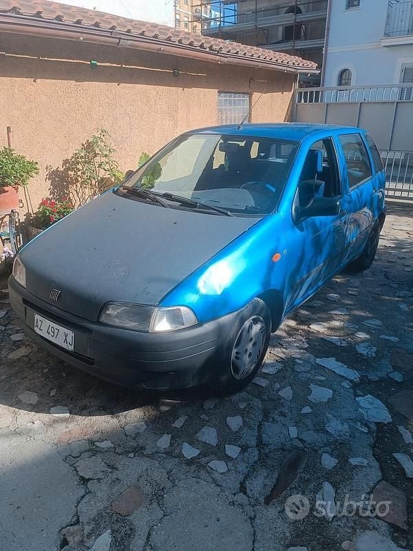 Blu Usata 1998 Fiat Punto Tre volumi | 1100 € - Immagine 1/4
