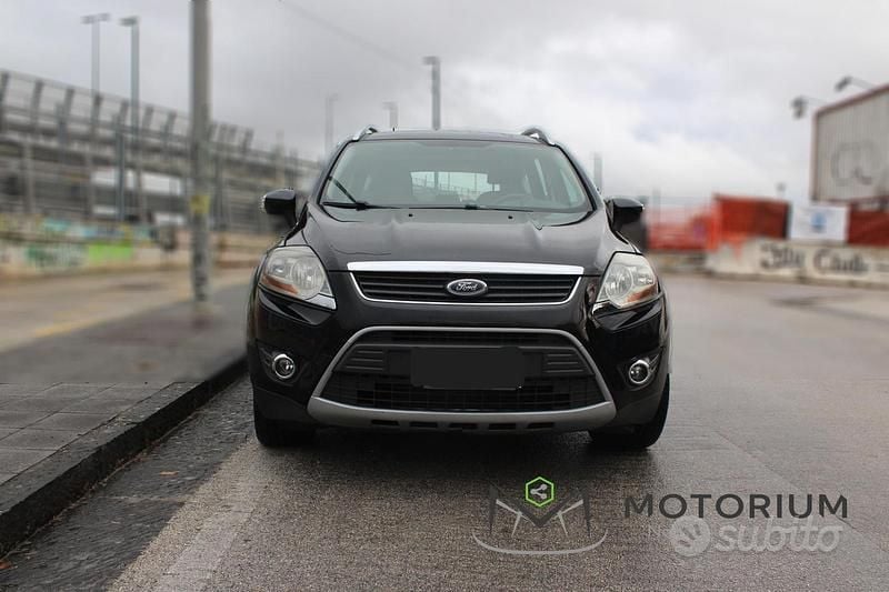 Usata Ford Kuga 140 CV (102 kW) 2012 Nero SUV