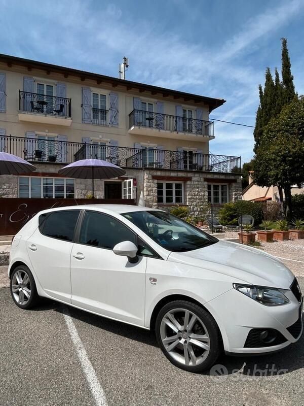 Bianco Usata 2010 Seat Ibiza Sport Due volumi | 4500 € (Buon prezzo) - Immagine 1/4