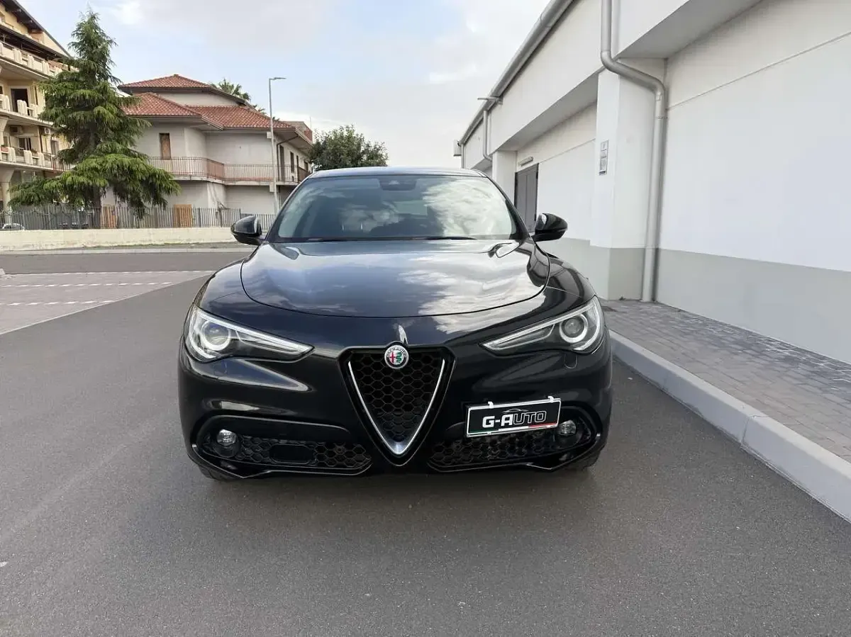 Usata Alfa Romeo Stelvio Executive 209 CV (153 kW) 2018 Nero SUV
