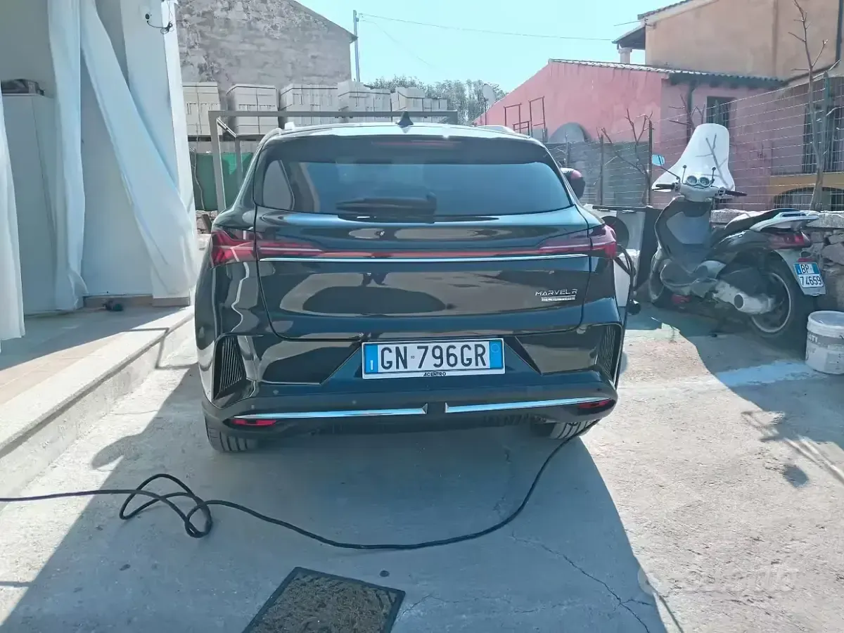 Usata MG Marvel R 64 kW (88 CV) 2023 Nero SUV