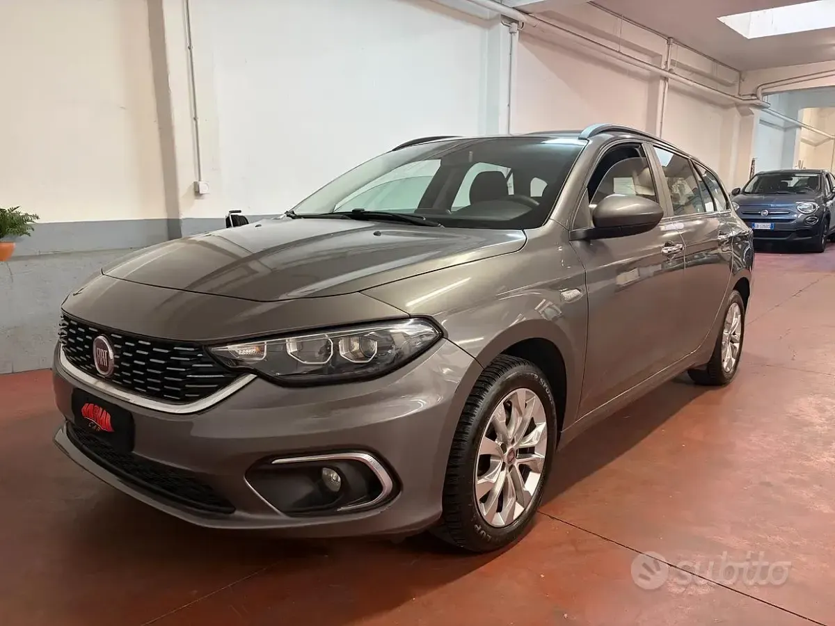 Usata Fiat Tipo Lounge 120 CV (88 kW) 2018 Grigio Station wagon