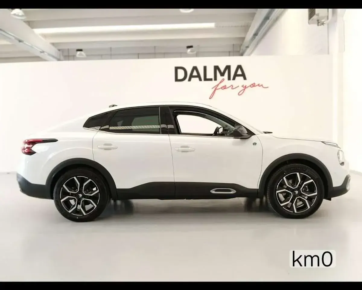 Usata Citroën e-C4 Shine 100 kW (136 CV) 2023 Bianco SUV