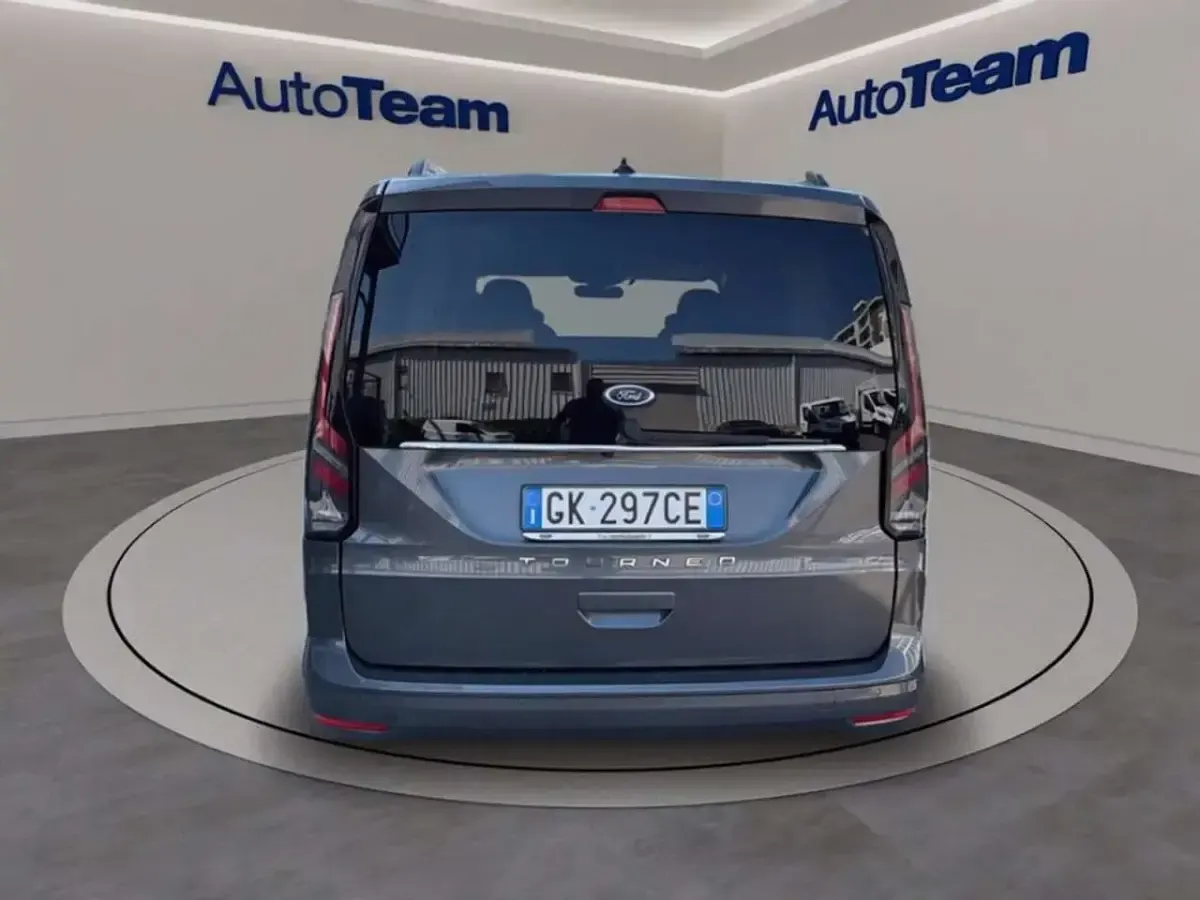 Usata Ford Tourneo Connect Titanium 122 CV (89 kW) 2022 Magnetic gey Monovolume