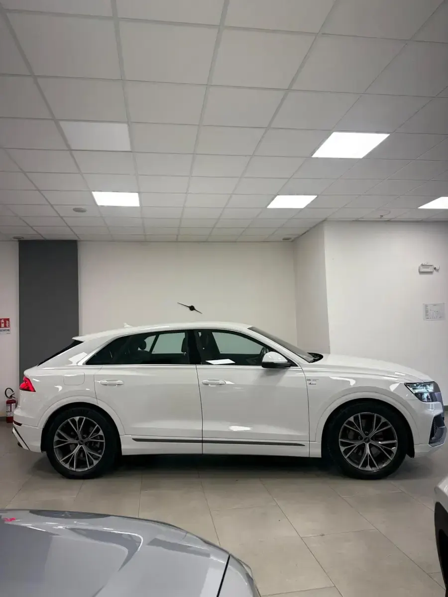 Usata Audi Q8 Sport 285 CV (209 kW) 2021 Bianco SUV