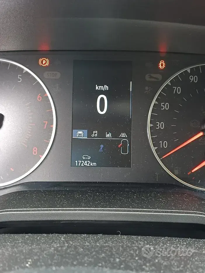 Usata Renault Clio V 101 CV (74 kW) 2022 Blu Utilitaria
