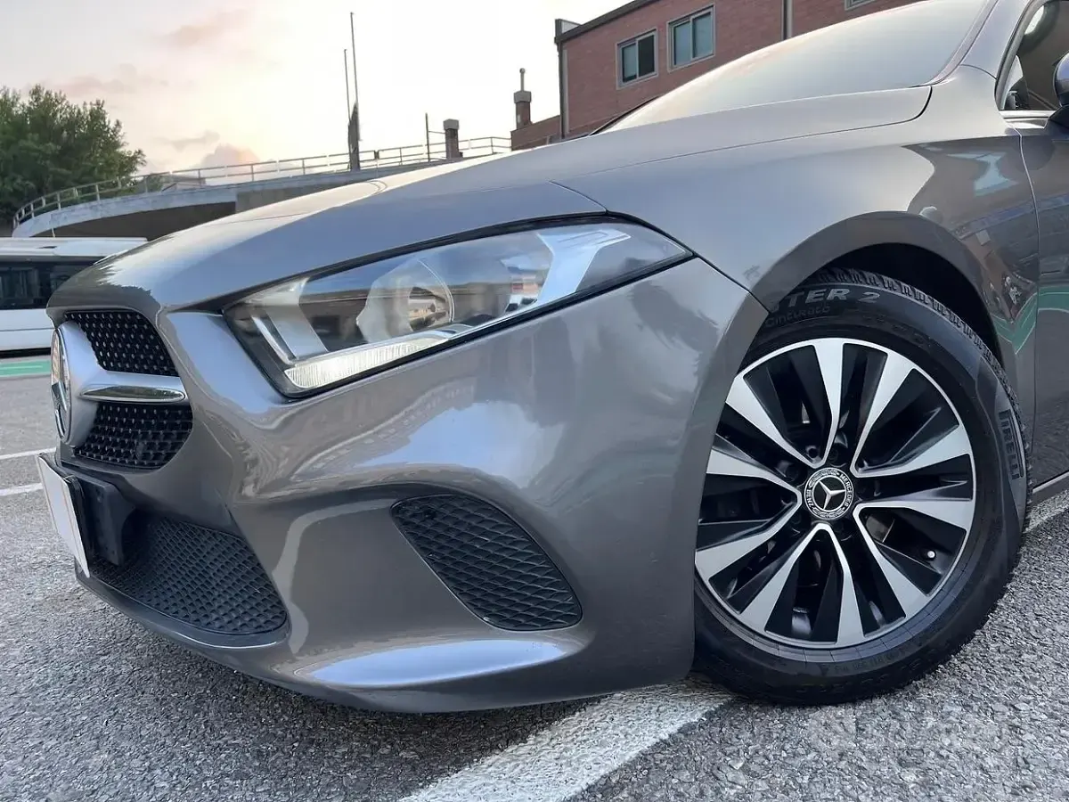 Usata Mercedes A180 116 CV (85 kW) 2021 Grigio Berlina
