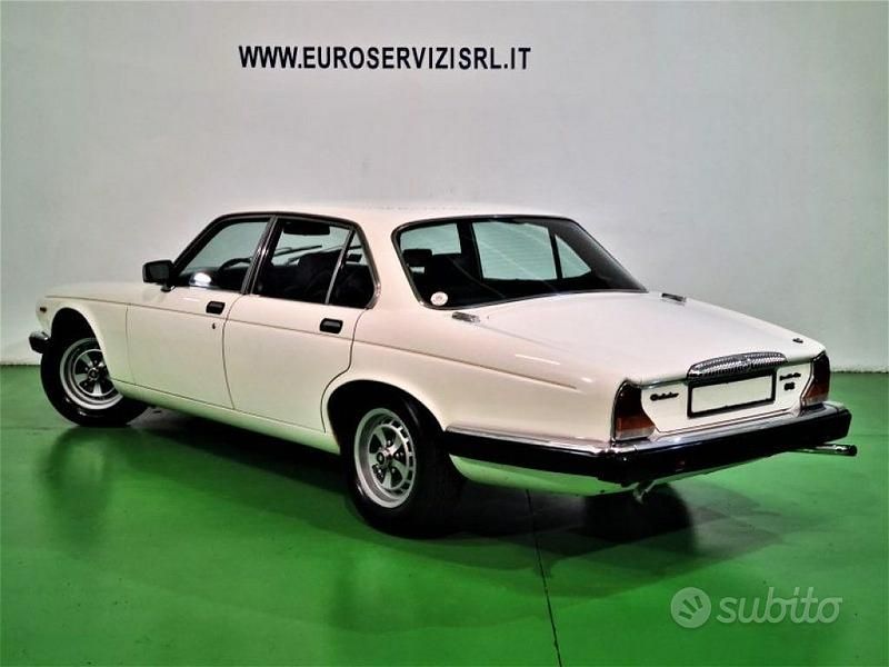 Usata Jaguar XJ12 Sovereign 300 CV (220 kW) 1981 Bianco Berlina