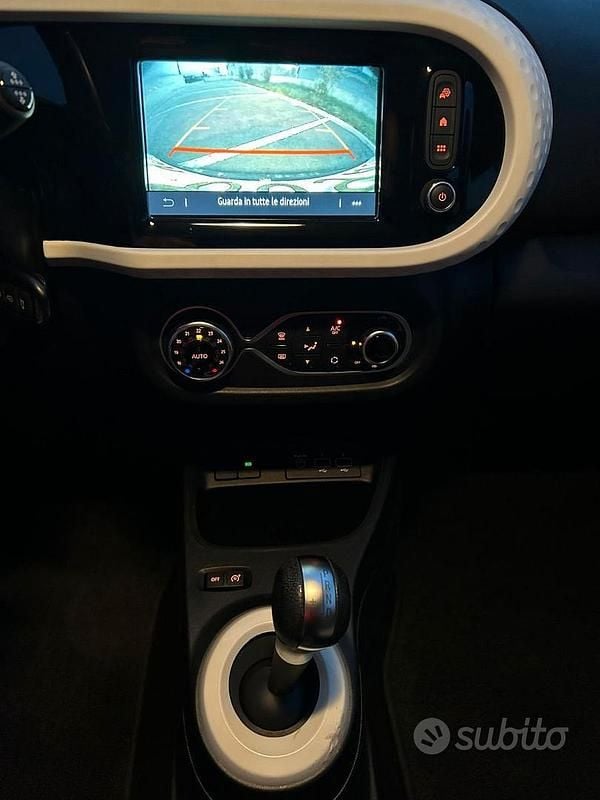 Usata Renault Twingo 60 kW (82 CV) 2022 Nero Utilitaria