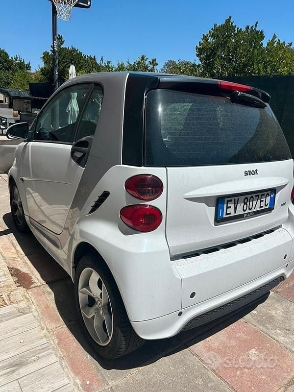 Bianco Usata 2013 Smart ForTwo Coupé Coupé | 7500 € (Cara) - Immagine 1/4
