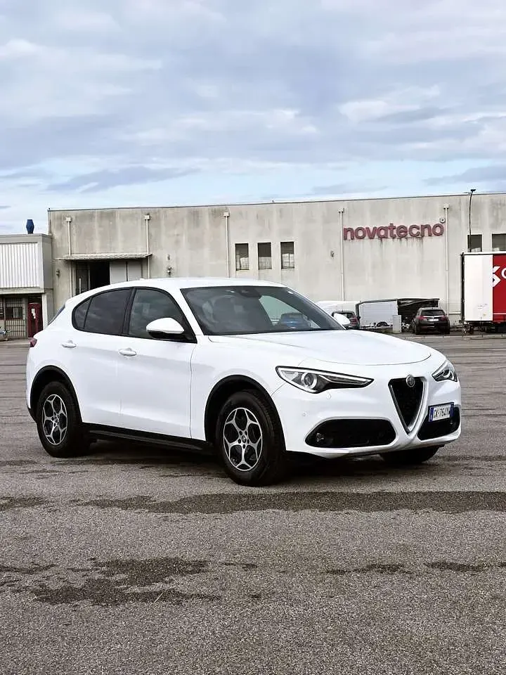Usata Alfa Romeo Stelvio Super 190 CV (139 kW) 2022 Bianco SUV