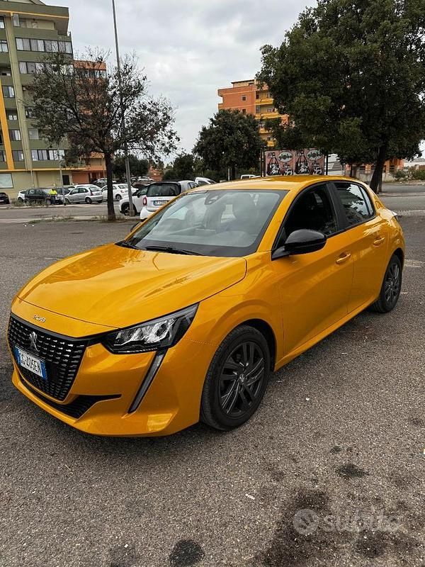 Usata Peugeot 208 Active 82 CV (60 kW) 2022 Giallo Utilitaria