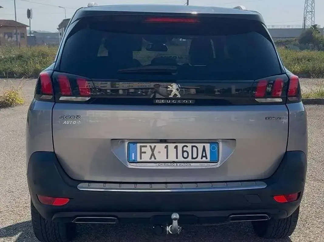 Usata Peugeot 5008 GT-line 131 CV (96 kW) 2019 Nero SUV