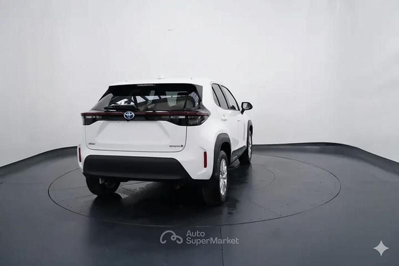 Usata Toyota Yaris Cross Active 116 CV (85 kW) 2025 Bianco SUV