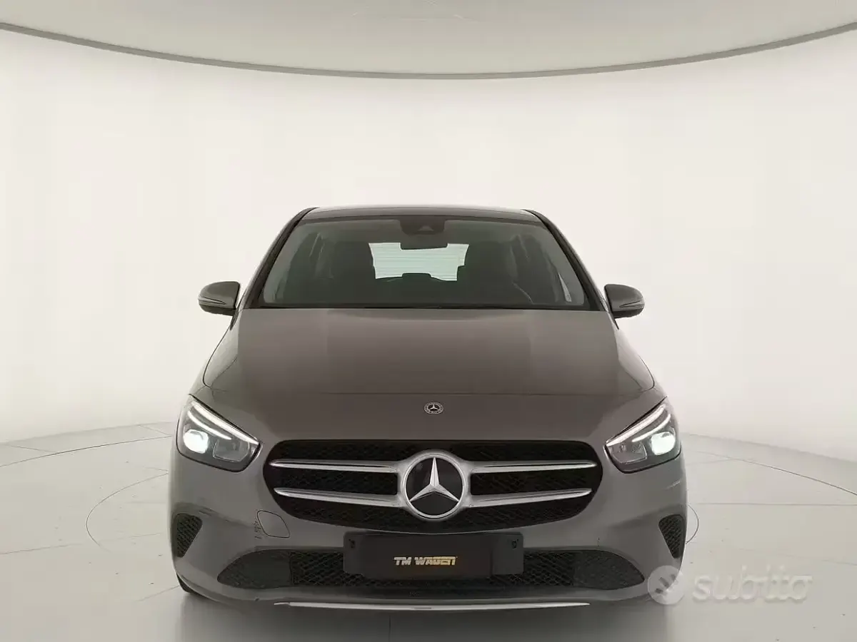 Usata Mercedes B180 136 CV (100 kW) 2020 Grigio Utilitaria