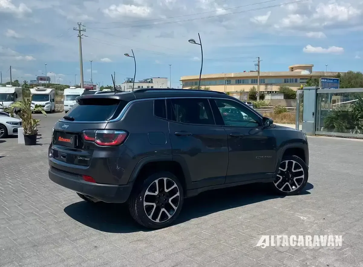 Usata Jeep Compass Limited 140 CV (102 kW) 2018 Grigio SUV
